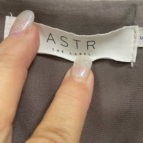 Astr the label Small dress floral, shiny Mini lined $99 - Picture 6 of 8